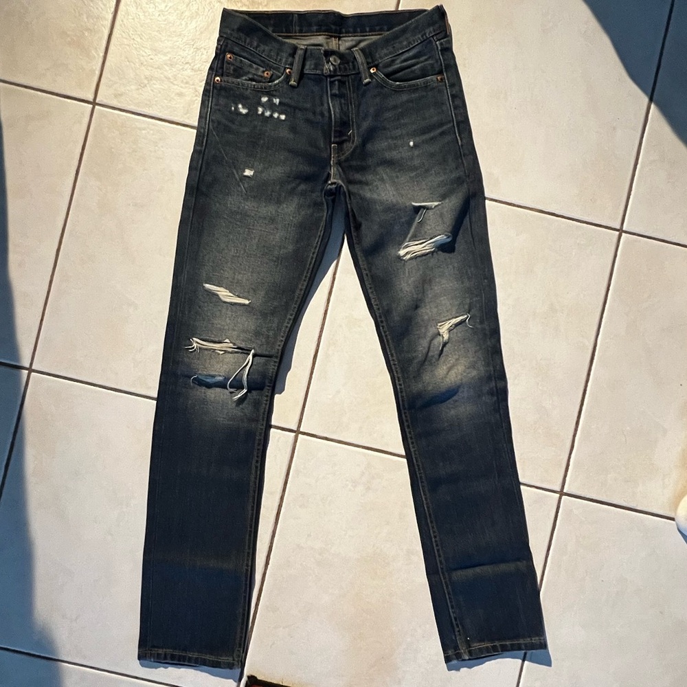 Distressed Ripped Levi's Jeans
